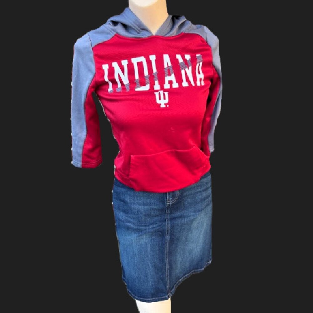 Ladies 2pc (XS IN Hoodie) & (Sz10 Kohls Sonoma skirt w/tags)